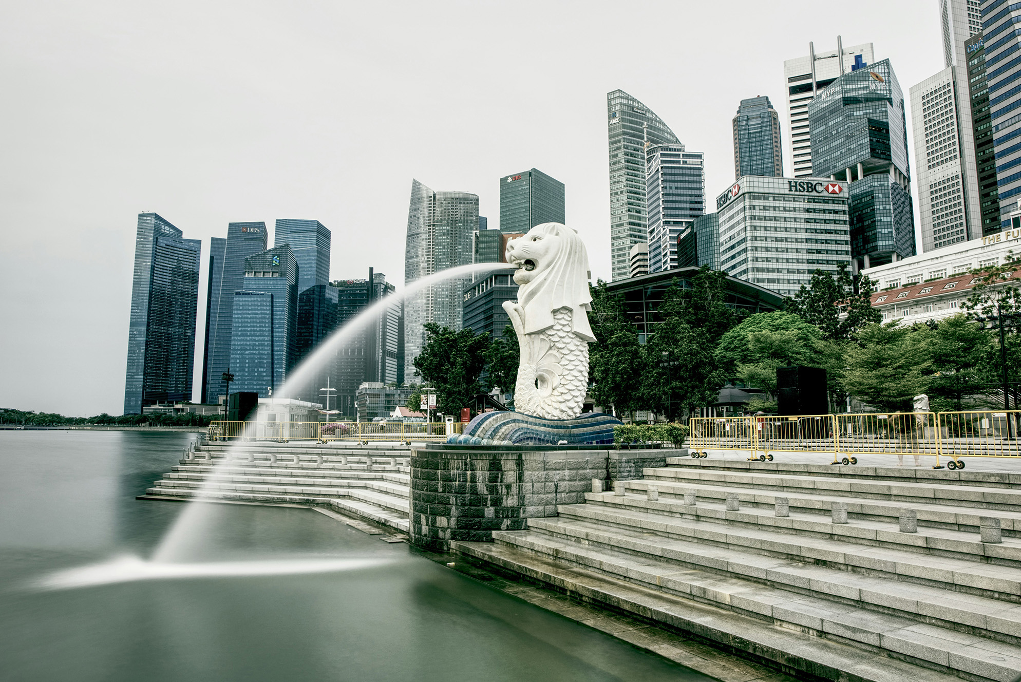 Merlion and Marina Bay skyline, Singapore